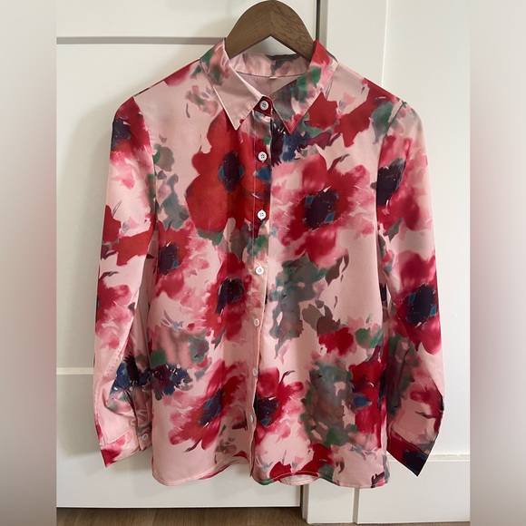 BRAND NEW FLORAL PRINTED BLOUSE - Picture 1 of 2